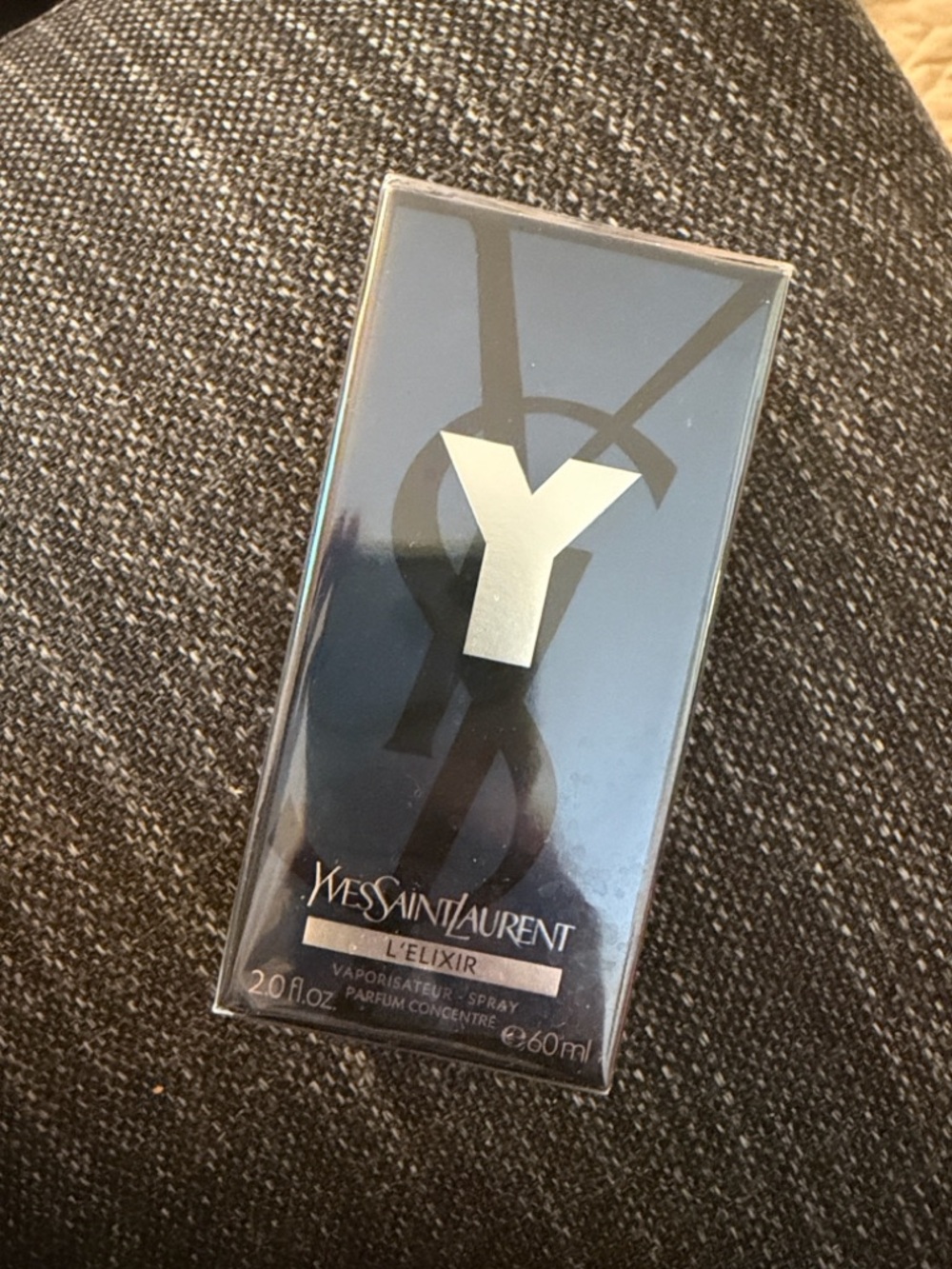 Yves Saint Laurent L'Elixir Men's Fragrance in Navy and Gold Box - Picture 5 of 5